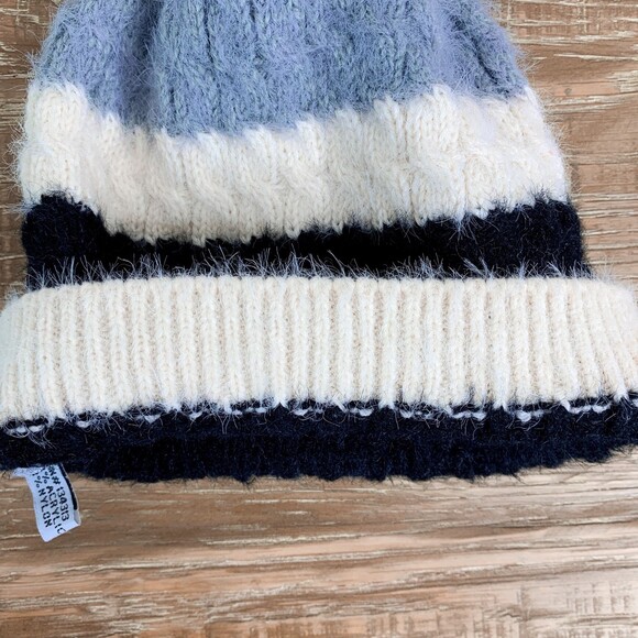 Pom Pom Beanie eyelash knit black gray white stripe - Picture 5 of 5